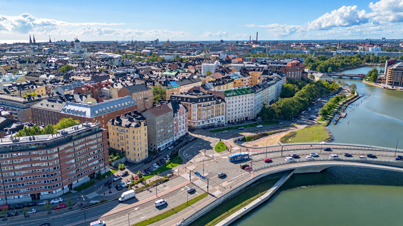 Ilmakuva Vuorilinnasta, Siltavuorensalmesta ja Helsingin keskustasta